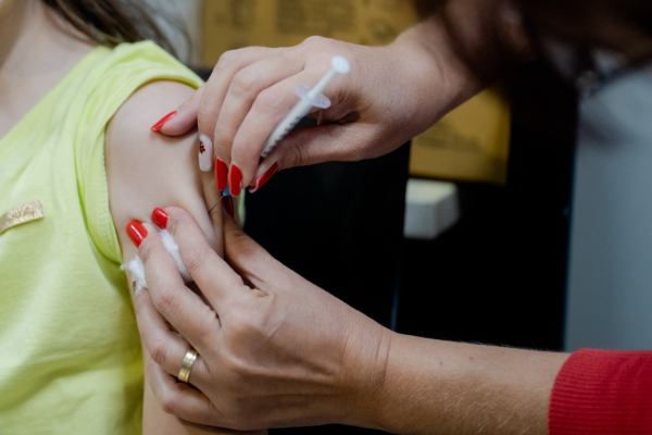 Em Goiás, vacina contra poliomielite passa a ser apenas injetável em 2024