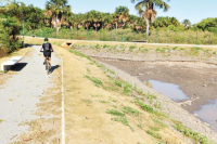 Lago artificial de parque municipal em Goiânia está seco há pelo menos um mês